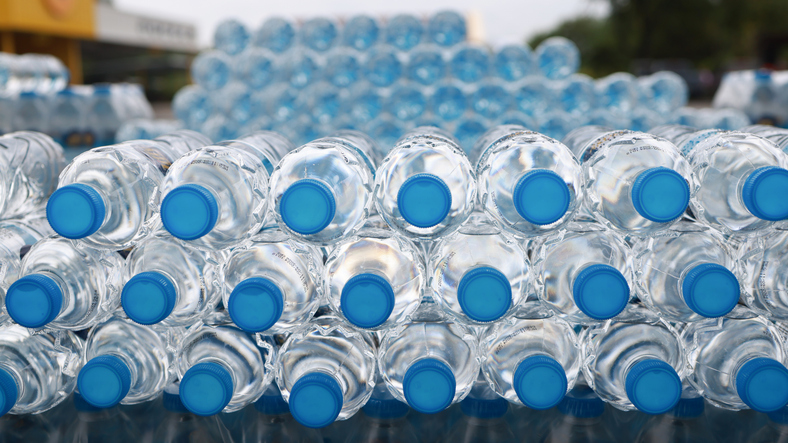 Consumo y gasto en agua envasada