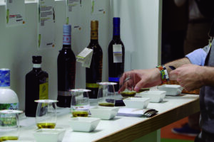 Las mentiras y los bulos distorsionan el mercado alimentario